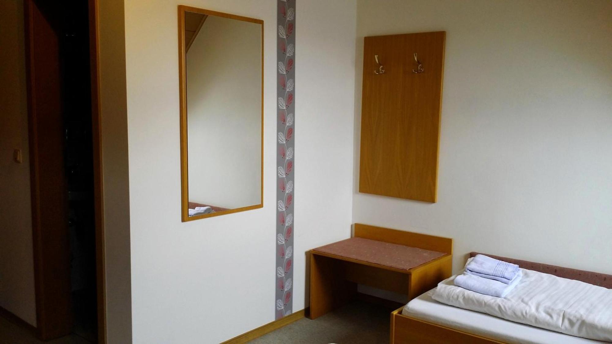Landgasthof Zum Hirschen Hafenlohr Ruang foto