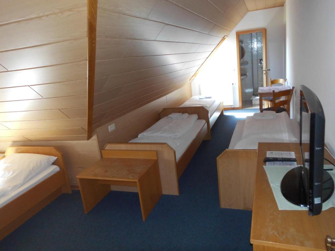 Landgasthof Zum Hirschen Hafenlohr Bagian luar foto